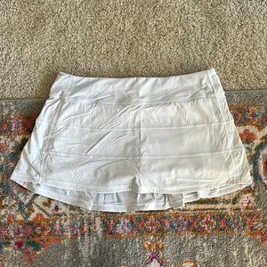 LULULEMON White Pace Rival Skirt- Size 10 Regular